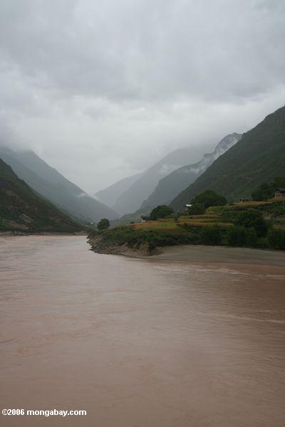 Yangtze Flußschlucht in der Yunnan Provinz