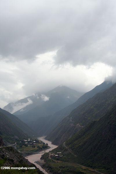 Über dem oberen Yangtze tibetanisches