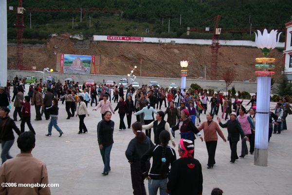 коммунальной танцев в zhongdian