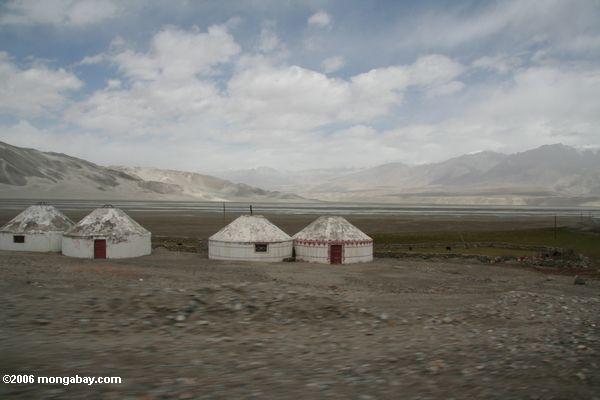 Moderne yurts entlang der Karakoram Landstraße in Westchina