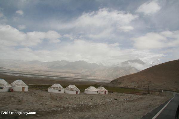 Moderne yurts entlang der Karakoram Landstraße in China