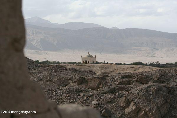 Mausoleum in Tashkurgan, nahe dem ruinierten Fort