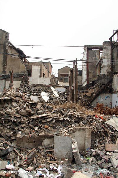 Remains der zerstörten Gebäude in Shanghai