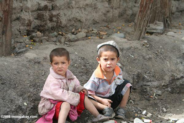 Kinder in Kusrap