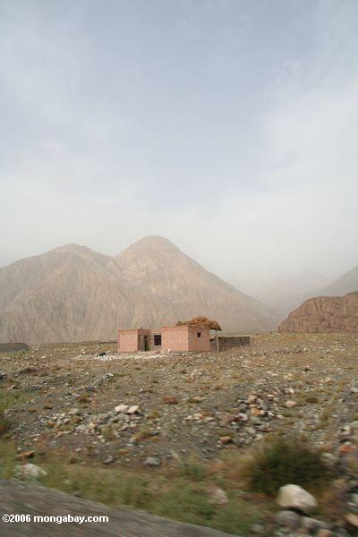 Ziegelstein Haupt entlang der Karakoram Landstraße