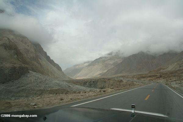Каракорум шоссе в направлении Пакистана