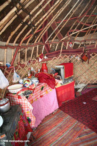 Innere eines yurt nahe See Karakul