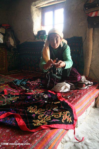 Anbietenschmucksachen der Uyger Frau für Verkauf