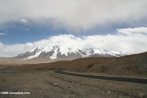 Karakoram Landstraße in Richtung zu Tashkurgan