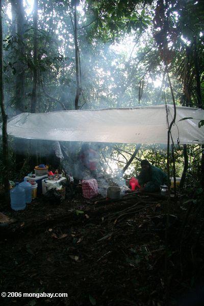 Küche an unserem Lageraufstellungsort im Amazonas rainforest
