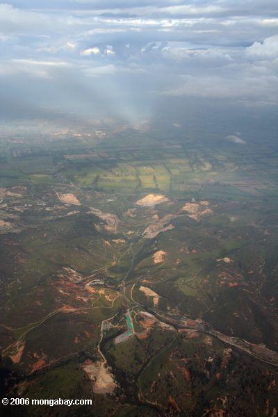 Luftaufnahme des Bergbaubetriebes nahe Bogota, Kolumbien