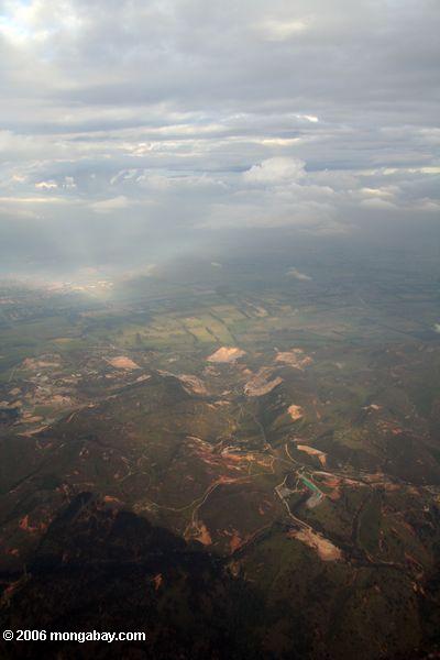 Luftaufnahme des Bergbaus außerhalb Bogotas