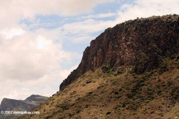 スーダン国境に近い岩の崖