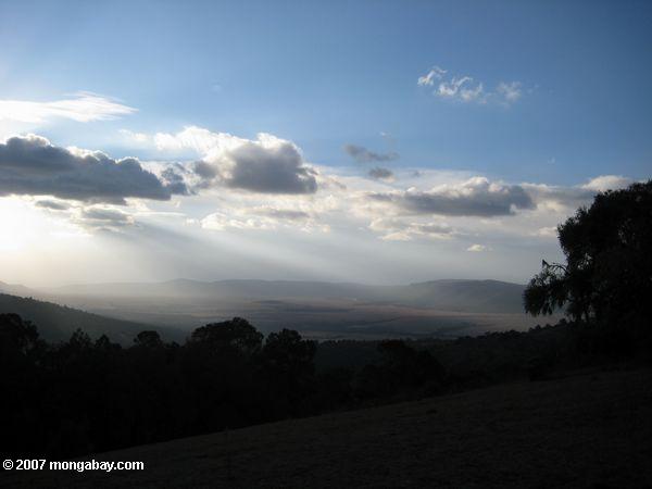 Закат над loita области в Кении