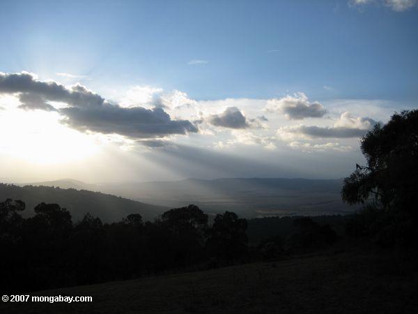 Закат над loita области в Кении