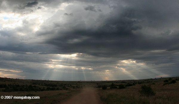 грунтовой дороги в масаи Мара