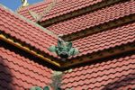 Roof decorations at Wat Chom Thong