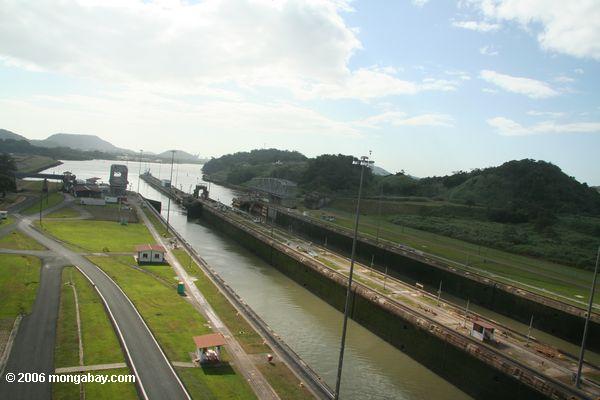 Fechamento de Miraflores do canal de Panamá