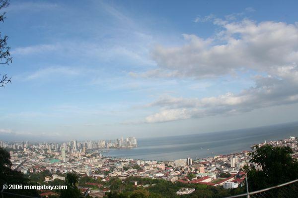 Panoramische Ansicht des im Stadtzentrum gelegenen Panama City