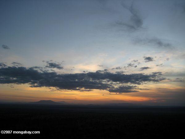 La puesta del sol sobre el Parque Nacional Tarangire